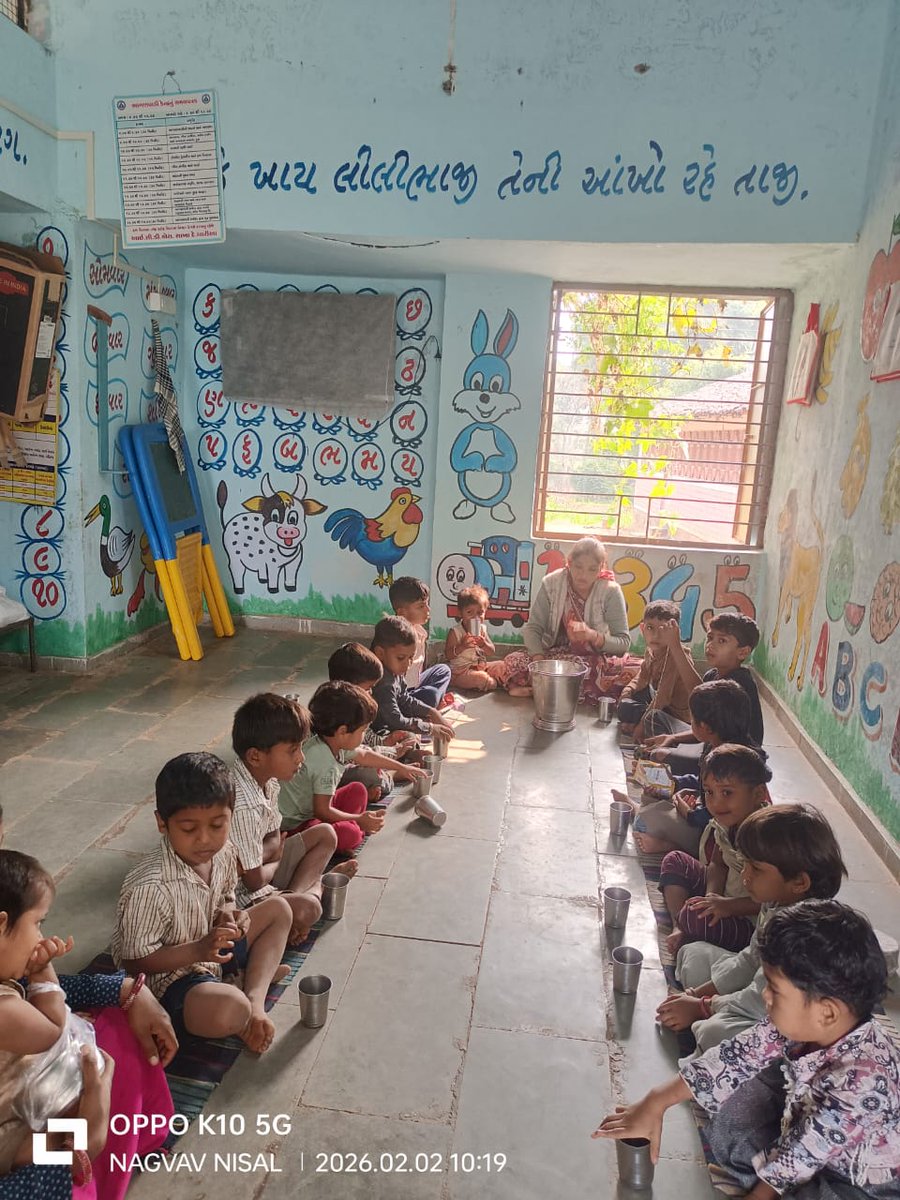 cdpobaria3's tweet photo. આજ રોજ દેવગઢ બારીયા ઘટક 3 ના તમાંમ આંગણવાડી કેન્દ્રમાં બાળકોને દૂધ સંજીવની યોજના અંતર્ગત દૂધ આપવામાં આવ્યું, @CMOGuj @CollectorDahod @DahodPo @manisha_vakil @MinistryWCD @WCDGujarat @DdoDahod https://t.co/XGFvSIVMPC