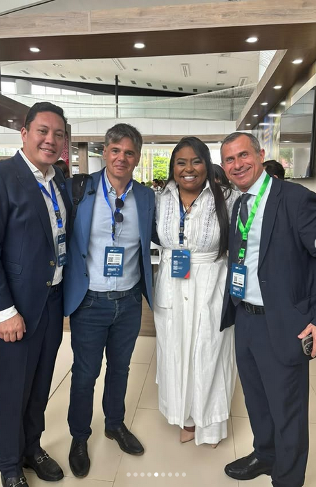 Mercociudades presente en el #ForoEconómicoALC2026 (<a href="/AgendaCAF/">CAF</a>) en Panamá🇵🇦

Nuestro secretario ejecutivo,<a href="/FelipePeixotoBR/">Felipe Peixoto</a>, junto a autoridades y referentes de las mercociudades, participó de jornadas de diálogo sobre desafíos y visiones para el desarrollo sostenible de la región