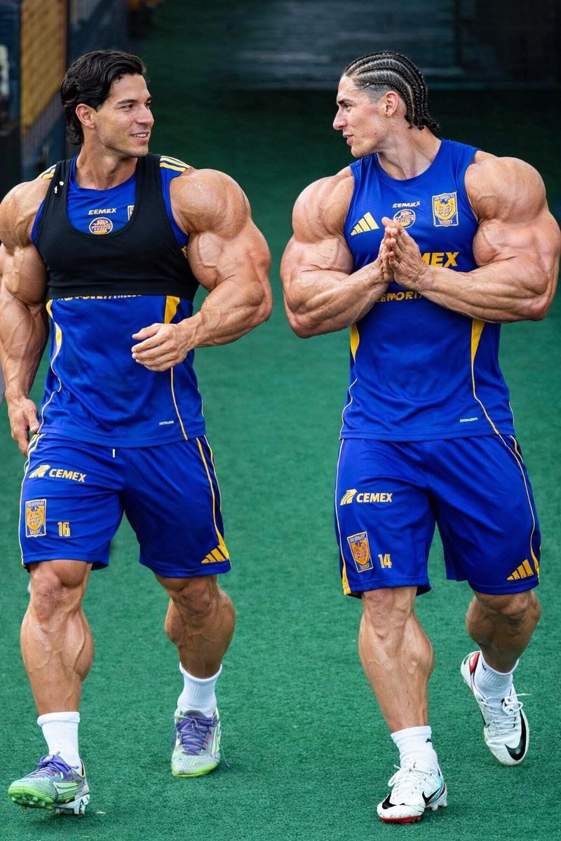 Llegando a entrenar.