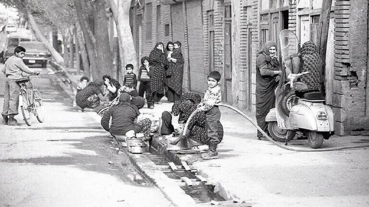 mersad31312's tweet photo. زمان پهلوی خیانتکار ایران گُل و بُلبل بود 

#تحفه_اجنبی
#خاندان_خیانت https://t.co/VVPiQQGwJm