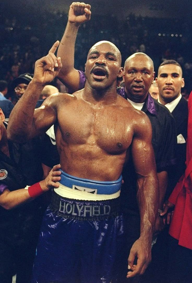 RootsOfCombat's tweet image. In '96 Evander Holyfield Shocked The World By Knocking Out Mike Tyson