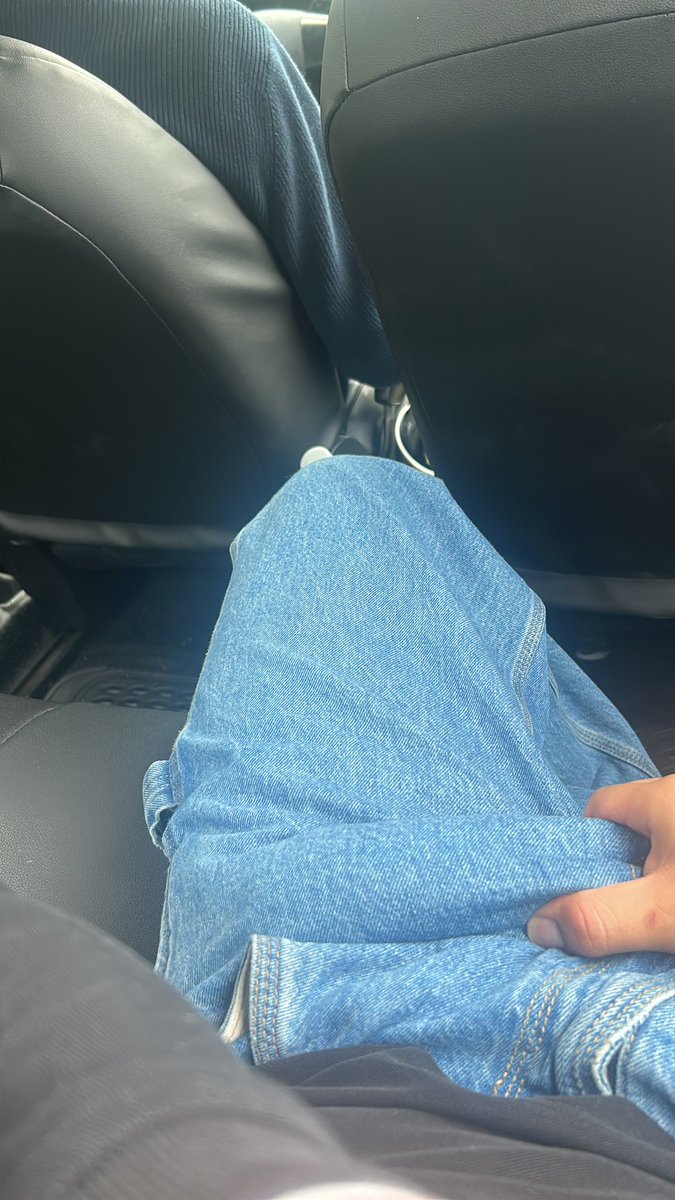 tttian007's tweet photo. Me la chuparías en un taxi? https://t.co/ZDlxHGG0oc
