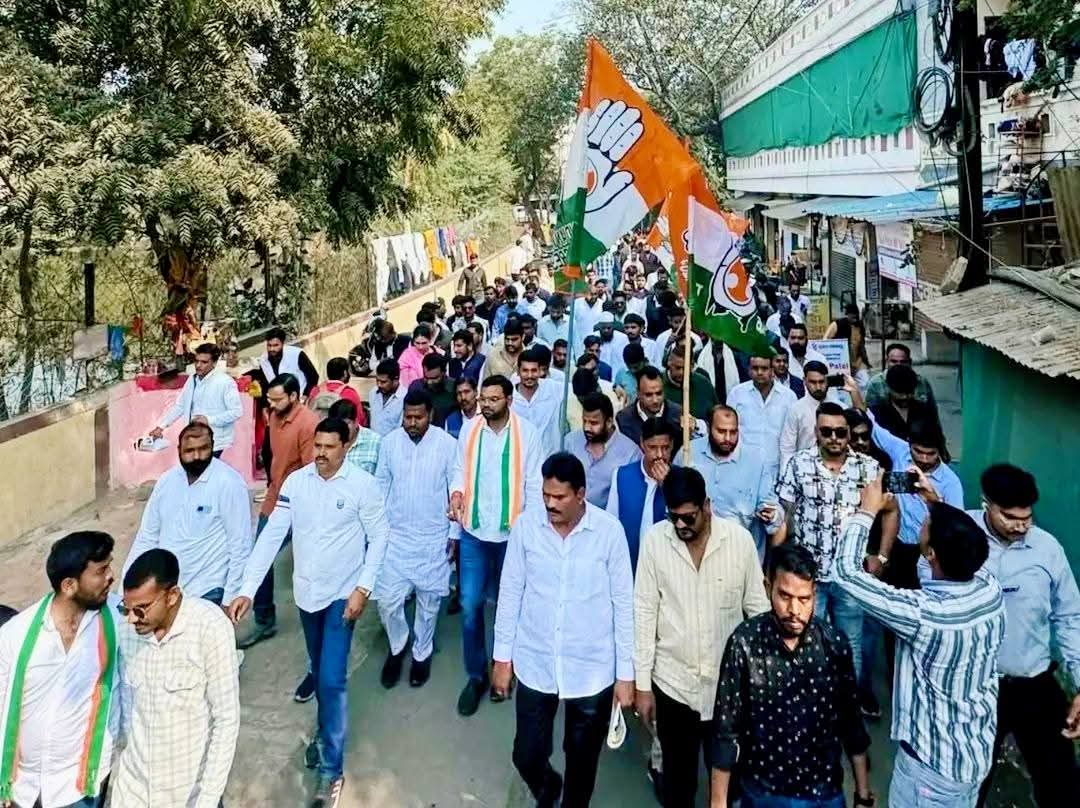sopan00's tweet photo. 📍 इंदौर 
*जन अधिकार न्याय यात्रा*

आज इंदौर जिले की विधानसभा सांवेर के ग्राम लसूडिया मोरी में भगीरथपुरा में दुषित पानी से 31 लोगों की मृत्यु के मामले में न्याय दिलाने हेतु मध्यप्रदेश युवा कांग्रेस द्वारा आयोजित जन अधिकार न्याय यात्रा में शामिल हुआ। https://t.co/HjIlXmfFi6