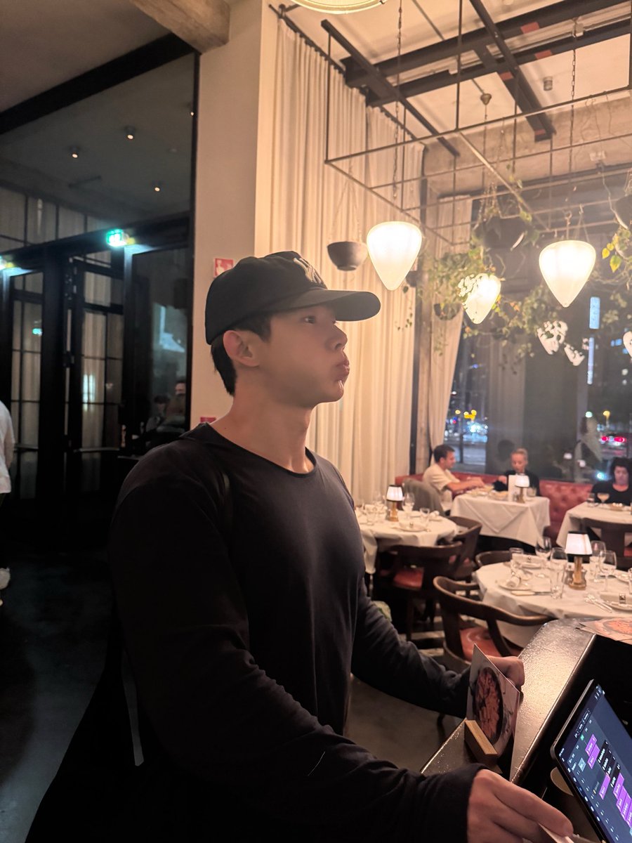 official__wonho's tweet image. Hi, Wenee. I’ll stay with you, always 💙

#원호 #WONHO