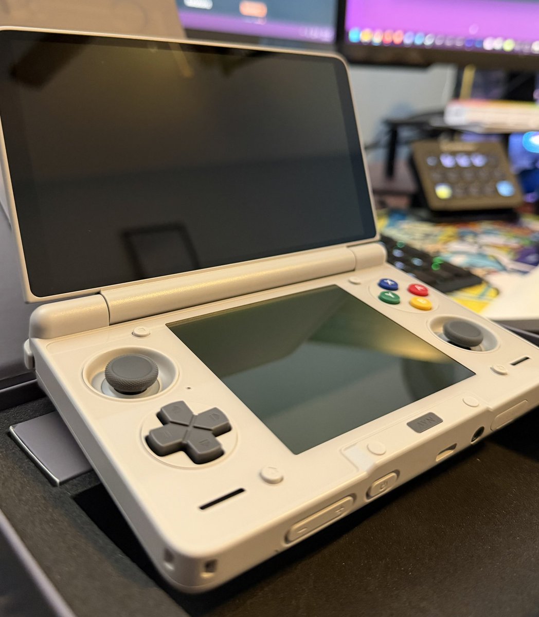 Pixel 🔜 PAX East tweet media