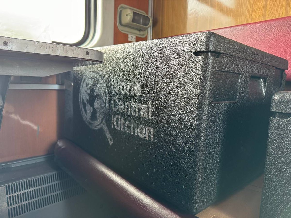 Take a look inside WCK-supported Invincibility Train Cars in Ukraine! 
As blackouts still cover the Kyiv region, WCK teams are serving meals at these cars designed to provide warmth and comforting meals. Ukrainian Railways deployed 54 of these cars across the country to support