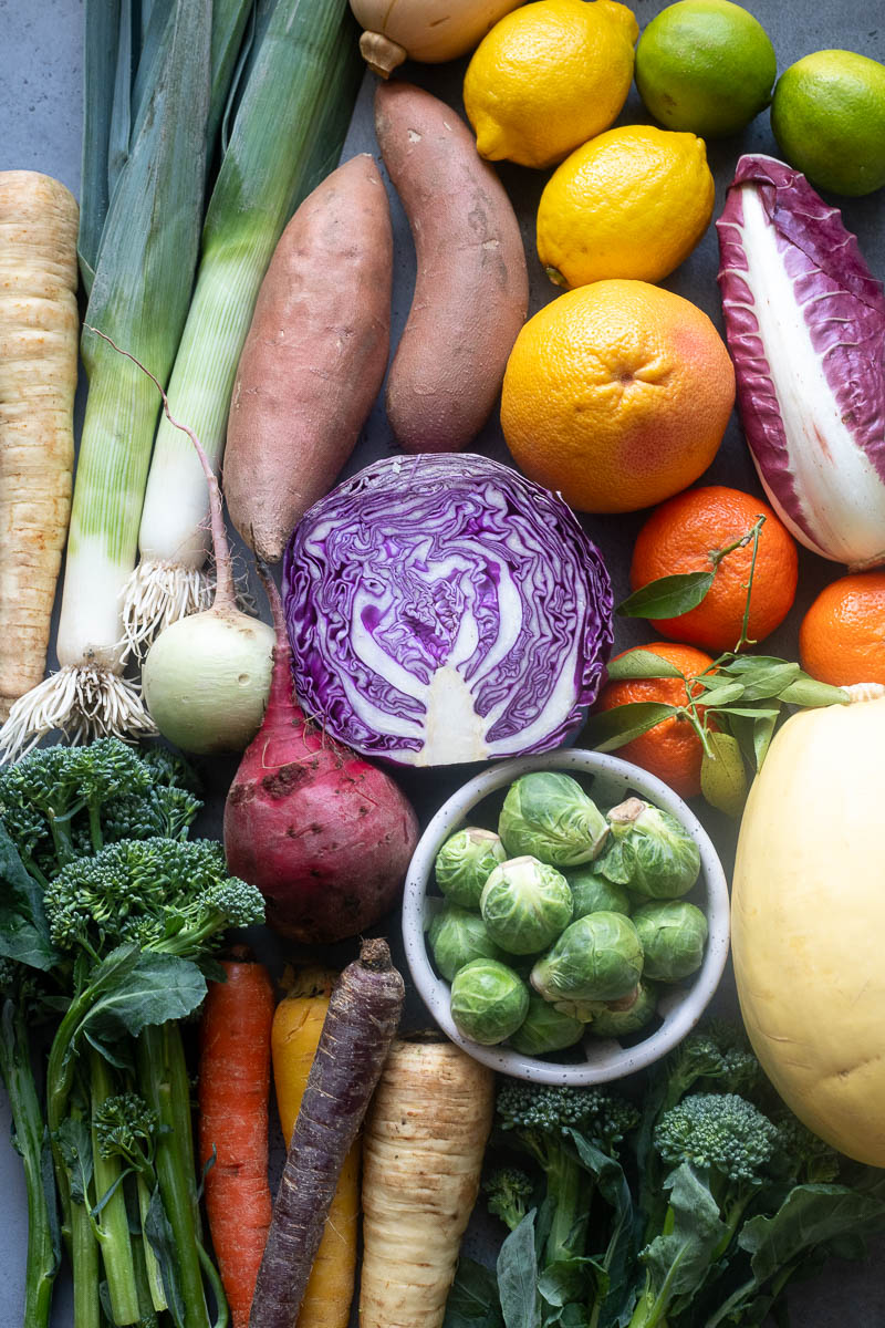 This February seasonal produce guide features winter fruits and vegetables that are readily available this month, organized by category for easy meal planning. flavorthemoments.com/february-seaso…