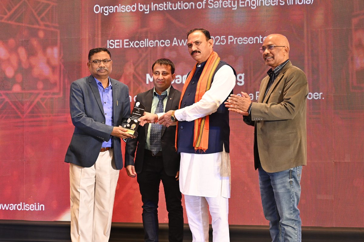 ISEIEAward's tweet photo. Honouring Our Esteemed Panel Members ✨

A proud moment at the ISEI Excellence Awards 2025, where our distinguished panel members were honoured by respected Ministers in recognition of their invaluable contributions, leadership, and expertise in the fields of SHE.

#ISEIAward2025 https://t.co/FxQvGpwZS7