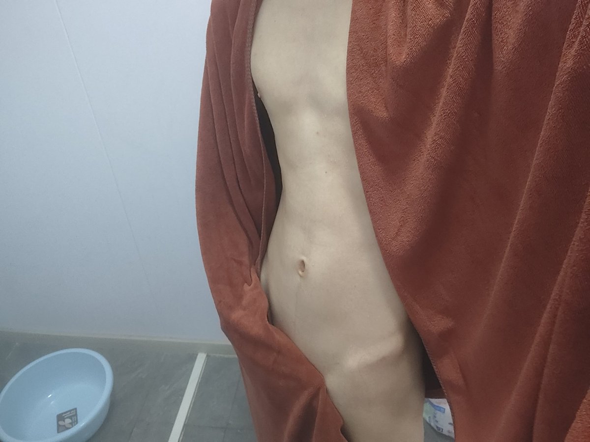 极品骚0偷吃网恋对象追追被发现后被猛操 tweet media