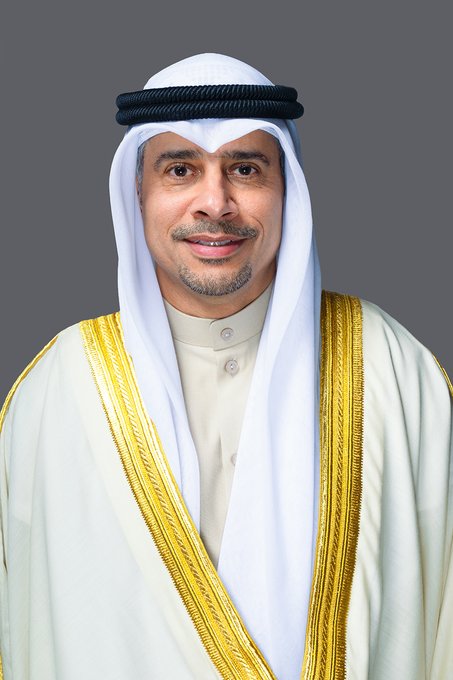 السيرة الذاتية لوزير الدولة لشؤون الشباب والرياضة د.طارق حمد ناصر الجلاهمة 