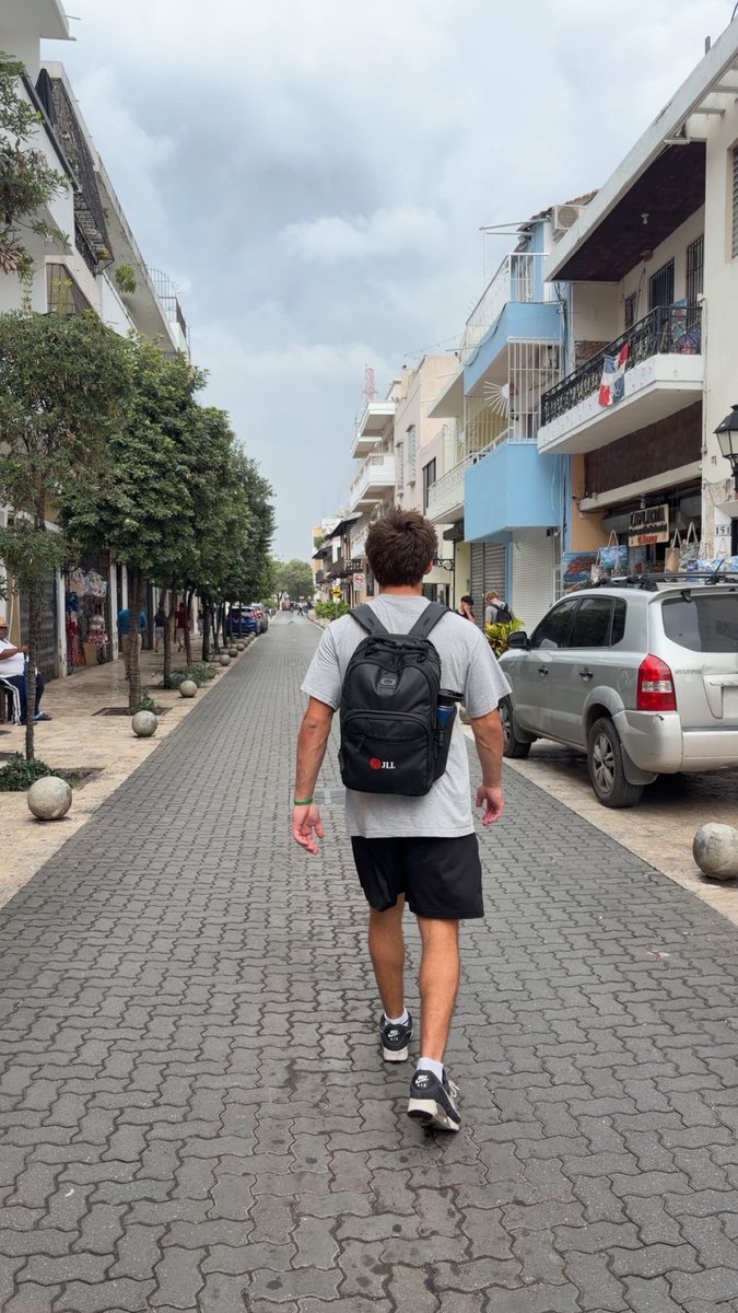 ethannfox11's tweet photo. In January, I was lucky enough to visit the Dominican Republic with Nuestros Pequenos Hermanos (NPH) and classmates. Being able to connect with the kids and help out made it such a meaningful trip. Forever thankful! https://t.co/WQcGCdqA5P