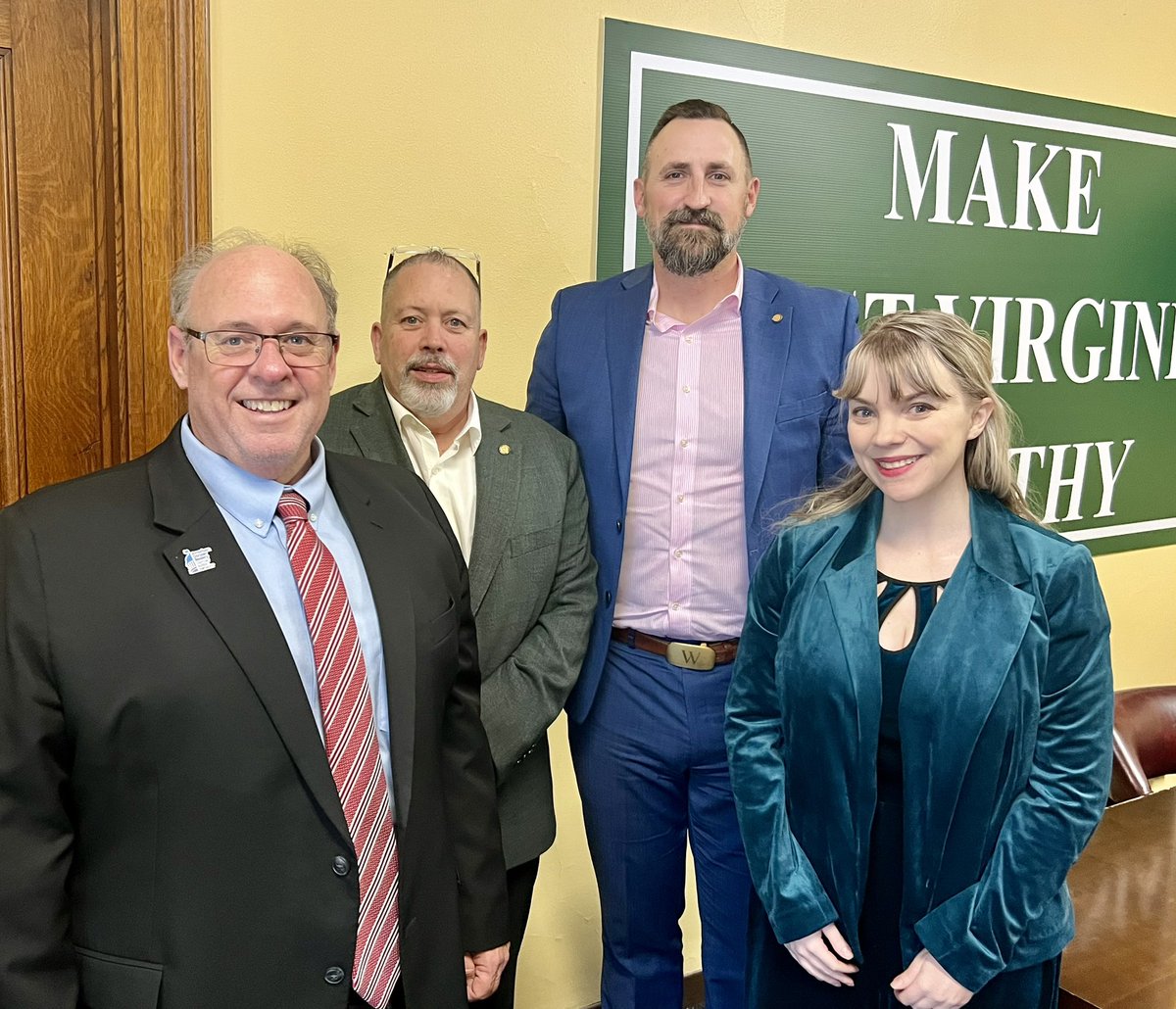 We want to help make WV Healthy by protecting kids from addictive vapes &amp; providing adults who want to quit using tobacco products the tools they need to be successful!  Pictured (L-R) Doug Hogan, ACS CAN, Delegates Michael Hite and Evan Worrell, and Katie Garden, ACS CAN.