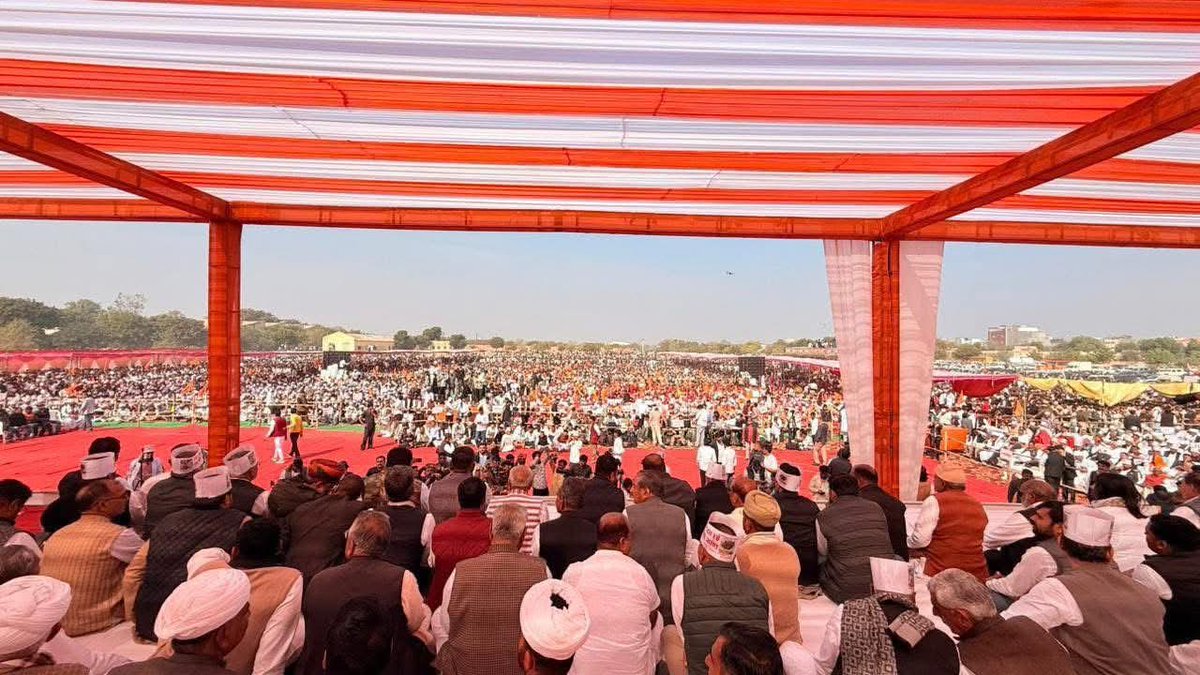 Bhanup294's tweet photo. आज बीकानेर की धरती से #खेजड़ी_बचाओ_महापड़ाव

 #खेजड़ी_बचाओ #Bikaner #Rajasthan https://t.co/odnItmCFNK