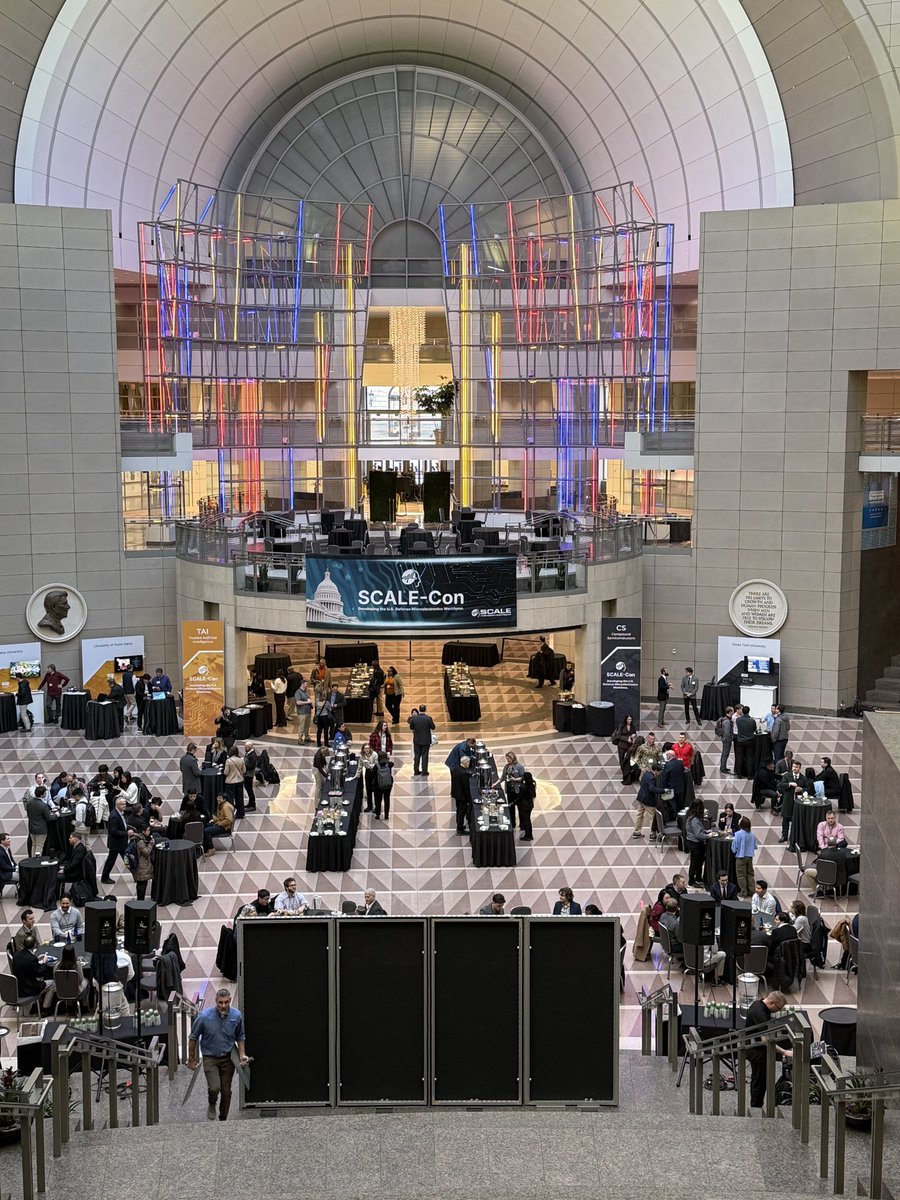 Ronald Reagan Bldg tweet media