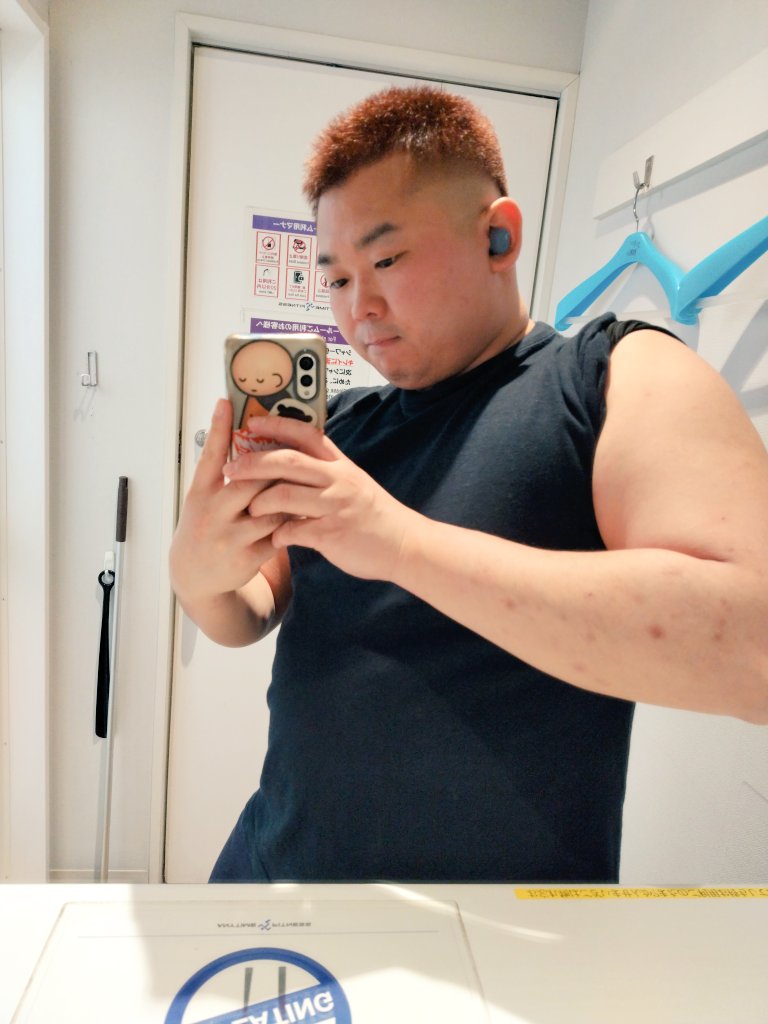 深夜ジム🏋‍♀
頭イガ栗🌰みたいになった