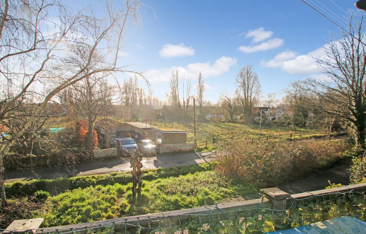 Well-located home close to Rye town centre, with a garden, parking and scope to change around the rooms, Udimore Road could offer a great home. Talk to WarnerGray estate agents in Rye for more information. warnergray.co.uk #warnergray