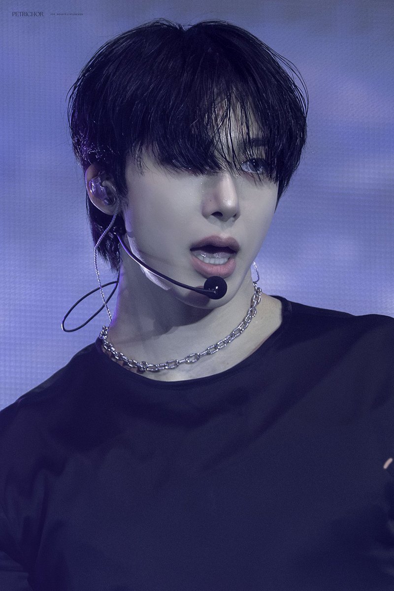 진짜..컬러렌즈..진짜..
형원아.. 나 대신 스스로 궁둥이 좀 두들겨라
너무 잘했다 너무 잘했어 이 기특보이야 효자야아주 이 할미는 너만 봐도 배부르다