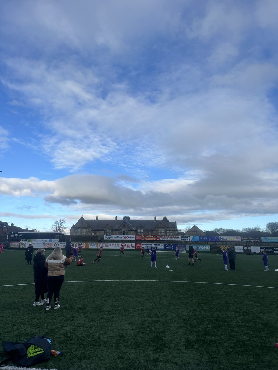 ASArdrossan's tweet image. #NAEvents 💛🖤

Fixture Date 2 of the @ArdAcademy &amp;amp; @StMatthewsAc @ASStMatthews football league ⚽️ 

Thanks to the @Winton_Rovers for hosting and thanks to our #NASportsAcademy and @TeamInspire for volunteering with reffing games 📝 

#TrySomethingNew @NAActiveSchools