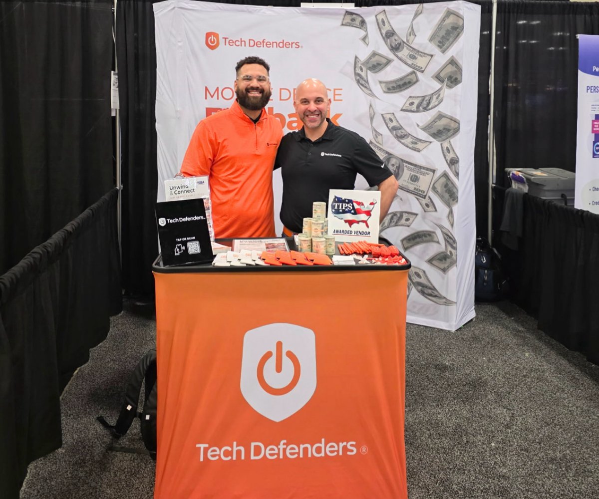 Tech_Defenders_'s tweet photo. When you show up to TCEA in Tech Defenders orange and accidentally match outfits with Elvis… you lean into it. 🕺🟠

#TCEA #TechDefenders #ITAD #ITAM #DeviceBuyback #AllShookUp #OrangeYouGlad https://t.co/39MBzClny7