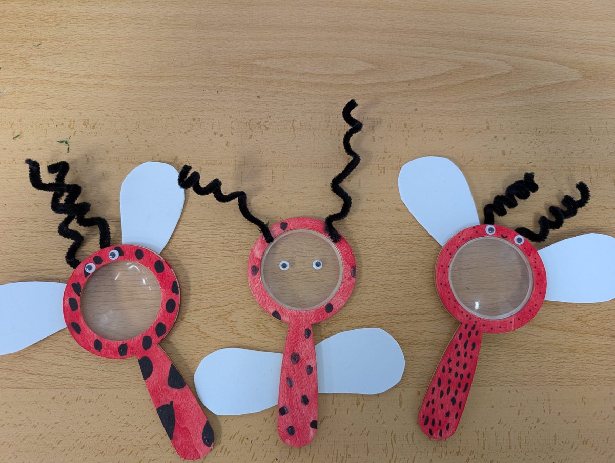 Rotherhamcreat2's tweet image. A fab afternoon @RockinghamJI Year 1 and 2 children and their families have been exploring the The Living Planet, looking at mini beasts. We have developed our creative art skills by designing and making a Bug Hotel and a Bug Magnifying Glass. #fabulousfamilies #learningtogether