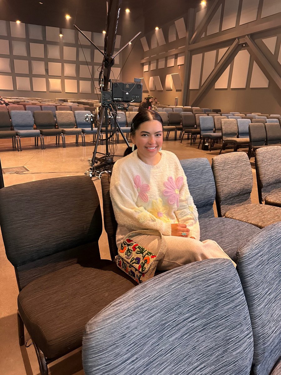 Caption below ⬇️