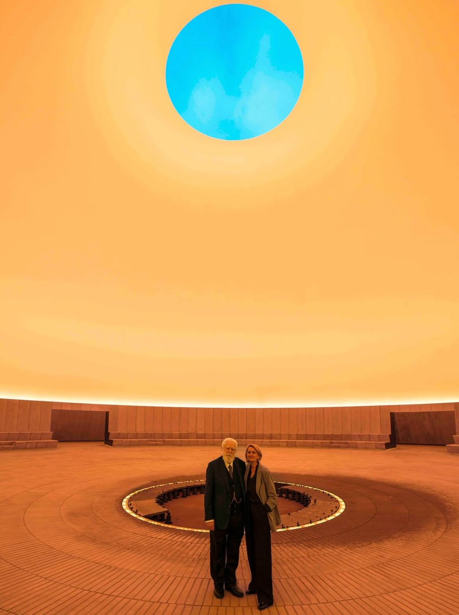 StreetFashion01's tweet image. Artist James Turrell has just completed his largest ever museum skyspace and it looks insane🙂‍↕️