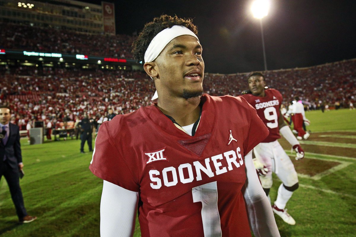 Kyler Murray’s final season was absolutely insane 😳

-1001 Rushing yards
-4361 Passing yards
-69% Completions
-54 Total TDs