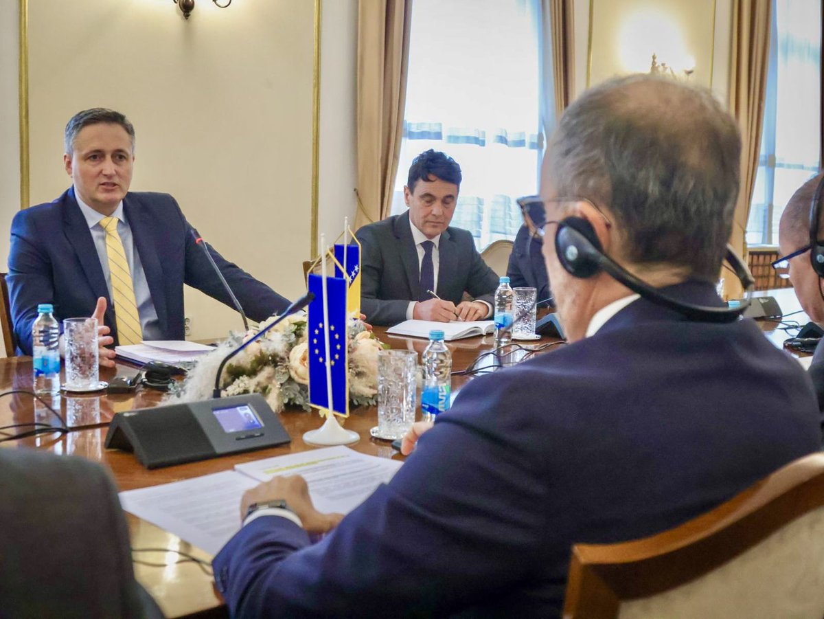 LSorecaEU's tweet photo. Important meeting today, together with Quint ambassadors, with 🇧🇦 Presidency member Denis Bećirović to discuss the critical situation at BHRT.

The disappearance or collapse of BHRT would represent a major step back for the country. 

A stable, functional and genuinely independent public broadcasting system is a clear and long-standing EU priority in BiH, and securing a sustainable, predictable and lawful funding model is urgent and cannot be further delayed.

We urge all competent authorities to engage on this matter, and together with our Quint partners, we remain ready to support dialogue aimed at finding a way forward. 🇪🇺🇧🇦
