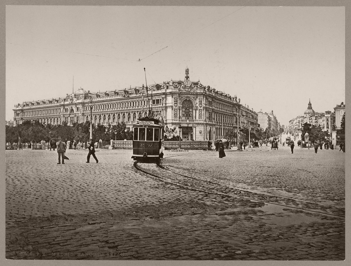 CharmOfCulture's tweet image. Photographs of Madrid from the 1890s.

At the time, Madrid was Spain’s political and administrative capital and a major cultural center, defined by its government institutions, intellectual life, and urban growth.

It’s a shame the greenery was lost, Plaza Mayor could really use…