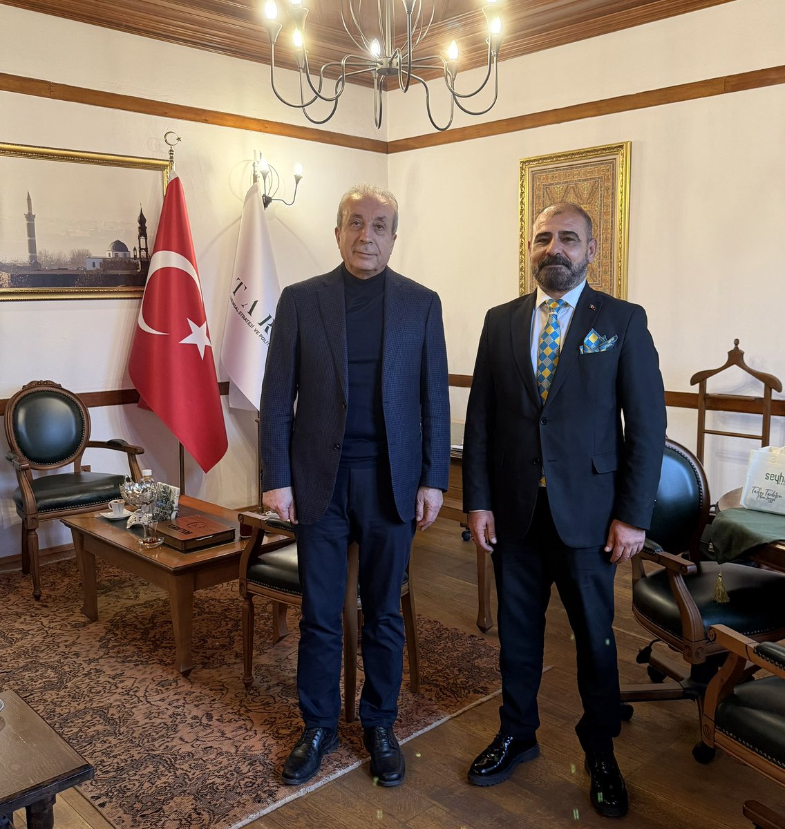 Celalgoger's tweet photo. Diyarbakır’ımızın Yiğit Evladı, 
Önceki Dönemler Tarım ve Orman  Bakanımız 
Sayın. Dr. Mehmet Mehdi Eker beyi,
Merkezi Ankara’da bulunan ve Yönetim kurulu başkanlığını yaptığı, TARPOL (Tarımsal Strateji ve
Politika Geliştirme Merkezinde, 
Ziyaret ettim,
Sn. Bakanımızın Muğla ve Fethiye’ye selamları vardı,

Kıymetli kabulleri ve nazik ilgileri için ebedi şükranlarımı arz ediyorum. Ve… 
Ülkemizin 2050 kalkınma hedeflerinden tarım politikalarının tekrardan yükselişi için İnşallah yeni kabine de görev alması dileğiyle.

@RTErdogan 
@Akparti 
@DrMehdiEker 
@tarpolmerkez