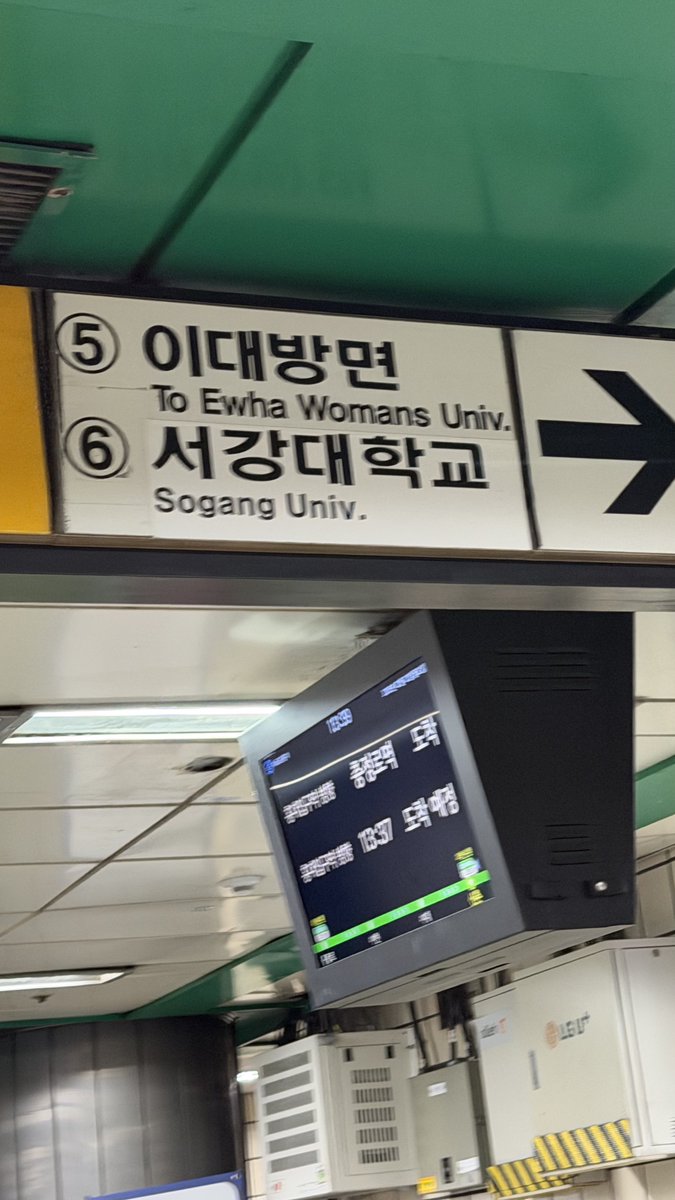 1ftrying's tweet image. 어제는 학원 첫날이라 테스트랑 오티를 진행했어요 공부 방법이랑 가이드를 잡아 주시는데 너무 무섭고 내가 할 수 없을 것만 같고…… 모르겠어요 그냥 이화여대가 가고 싶어요