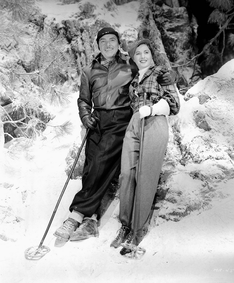 WAGongaware's tweet photo. I thought I 'd seen #Stany in "My Reputation" (1946), turns out I didn't until Sunday. Fun movie, Eve Arden was a dish as usual, and loved the ending scene when the sailors whistled and hooted at Barb, and she saluted them. https://t.co/PzPosndx72