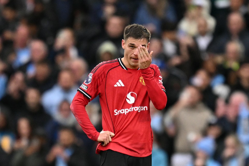 Cantona_Collars's tweet image. We are one injury away from Ugarte being a starter in midfield which would be catastrophic to our prospects this season.

#transferdeadlineday🇾🇪