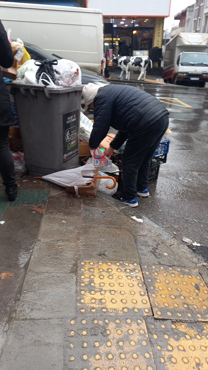 Bu gün cektim ülkemin yaşlıları havuc seciyordu bu durumlara sebep olanlardan kurtar yarabbim.