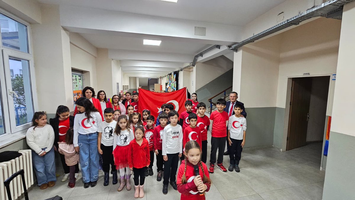 Dalgalan sen de şafaklar gibi ey şanlı hilal
Olsun artık dökülen kanlarımın hepsi helal
Ebediyen sana yok, ırkıma yok izmihlal 
Hakkıdır, hür yaşamış bayrağımın hürriyet
Hakkıdır, Hakk’a tapan milletimin istiklal.
#BayraklaBaslayanOkul 
<a href="/isabal80/">Isa Bal</a>
<a href="/MilasMEm/">Milas Milli Eğitim Müdürlüğü</a>
<a href="/emrecay55/">Emre ÇAY</a>
<a href="/mugla_mem/">Muğla İl Millî Eğitim Müdürlüğü</a>
