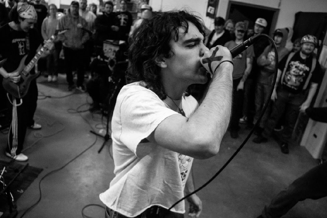 wrongxside's tweet image. shout out kris and mic grabs and my friends and the band freedom