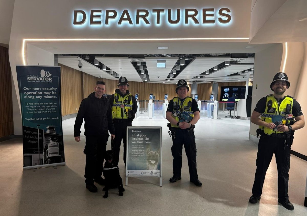 Today our specially trained #ProjectServator officers at <a href="/EMA_Airport/">East Midlands Airport</a>  deployed with the <a href="/nottspolice/">Nottinghamshire Police</a> dog unit to greet departing &amp; arriving passengers as we seek to reassure the public &amp; disrupt a range of criminal activity. 
All captured on CCTV
Together we’ve got it covered.