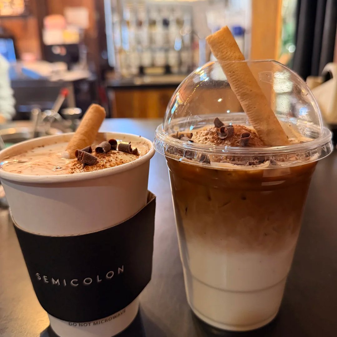 Jsfdajsg's tweet image. A latte for one, happiness for two, long live the snowy day