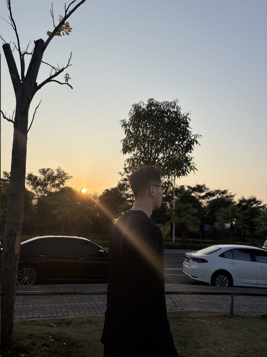 linyi655's tweet photo. ＃南宁  那天阳光正好 https://t.co/Pz4zitI6Lr