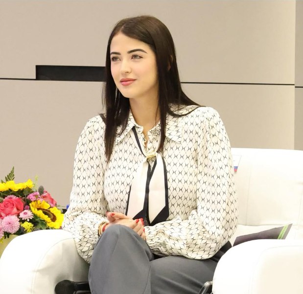 presidencialve1's tweet photo. #Noticia || Designada Daniella Cabello como nueva ministra del Poder Popular para el Turismo

Leer más: https://t.co/q5AsZgxhCk https://t.co/OKmtFswSqI