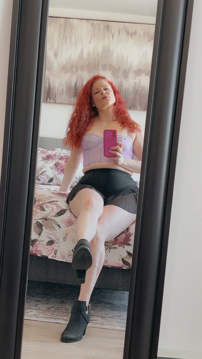 iamlaylanight's tweet photo. I want you to BEG for it!😉
How much would you pay to lick my shoe?!

Findom https://t.co/EFsKMOOLUS