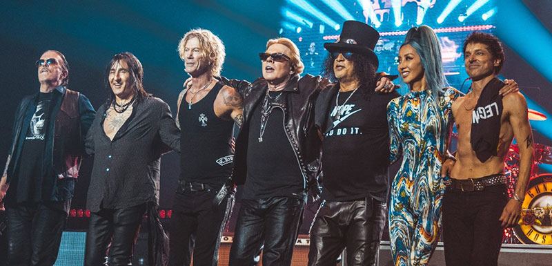 AxlRoseFaClube's tweet photo. Slash promete que o próximo disco do Guns vai "engrenar rápido", e explica mudanças nos shows https://t.co/CUqY3MMcVU https://t.co/dRvOaVgMRo