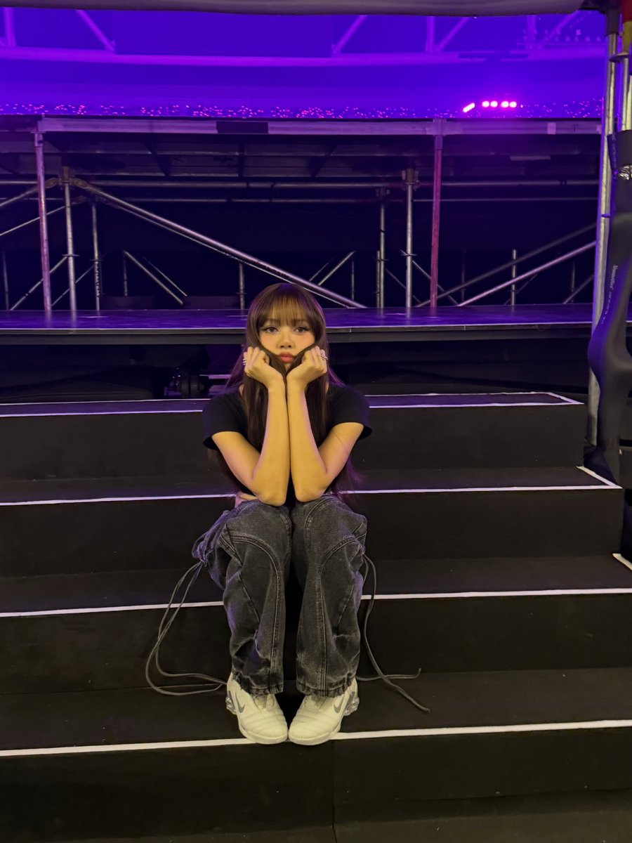 blckpinkpic's tweet image. LISA IG UPDATE