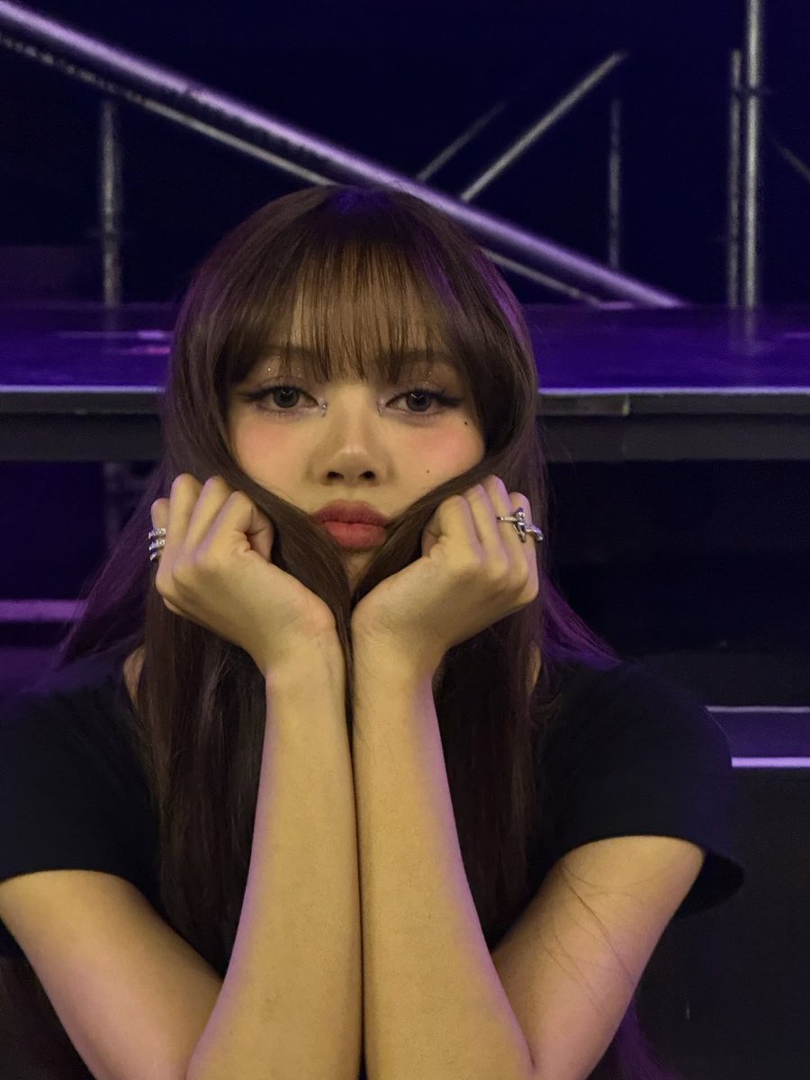 blckpinkpic's tweet image. LISA IG UPDATE