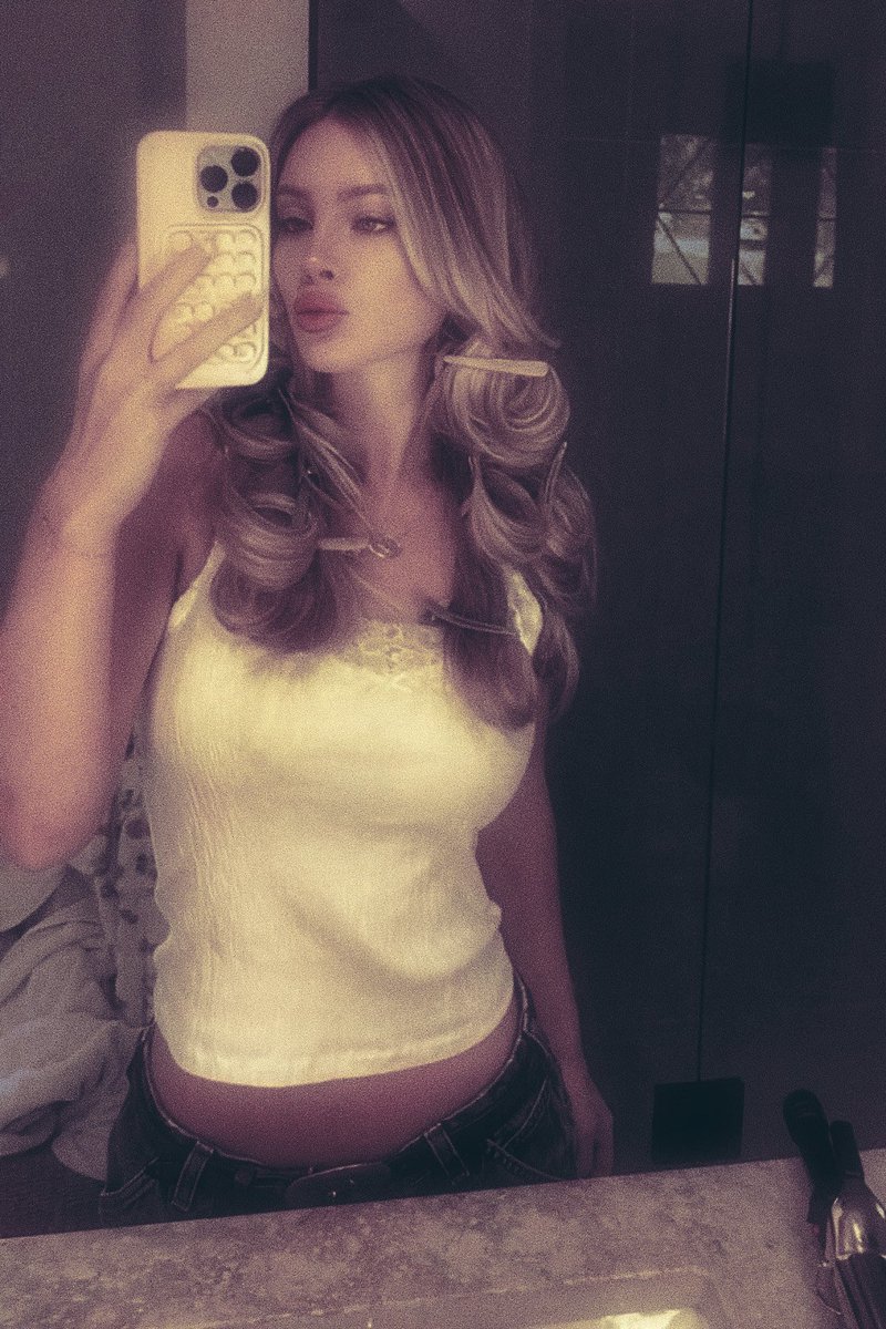 𝒜𝘯𝘨𝘦︩︪𝘭𝓑𝒍𝒂𝒏𝒄𝒉𝒂𝒓𝒅 ᥫ᭡ tweet media