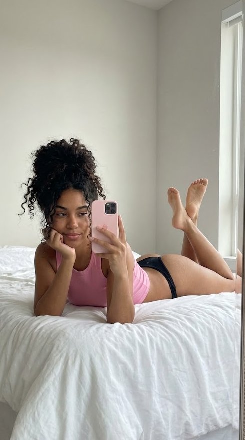 no
importa 
cuando  
leas  
esto  
dale  
like  
o  
Rt 
para  
recibir  
➀ foto（ ͜.人 ͜.）  
en  
mi  
fijado  
ya