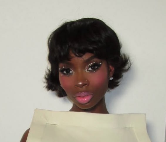 queensee3's tweet image. Please @paintedbyesthr I need the lip combo desperately