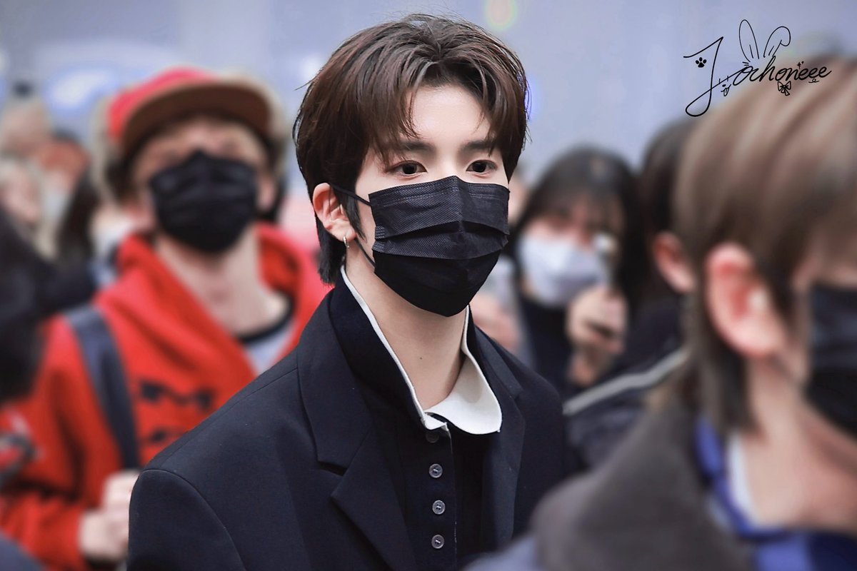 J.ochoneee tweet media