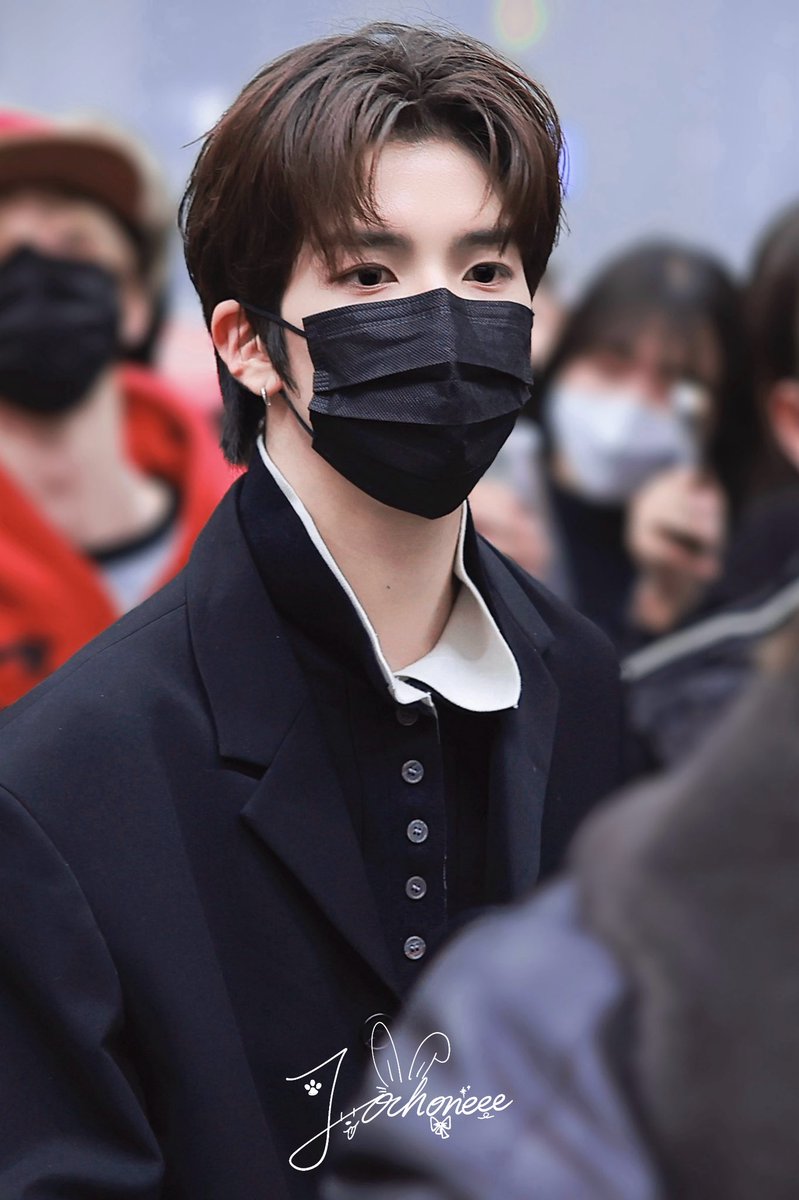 J.ochoneee tweet media