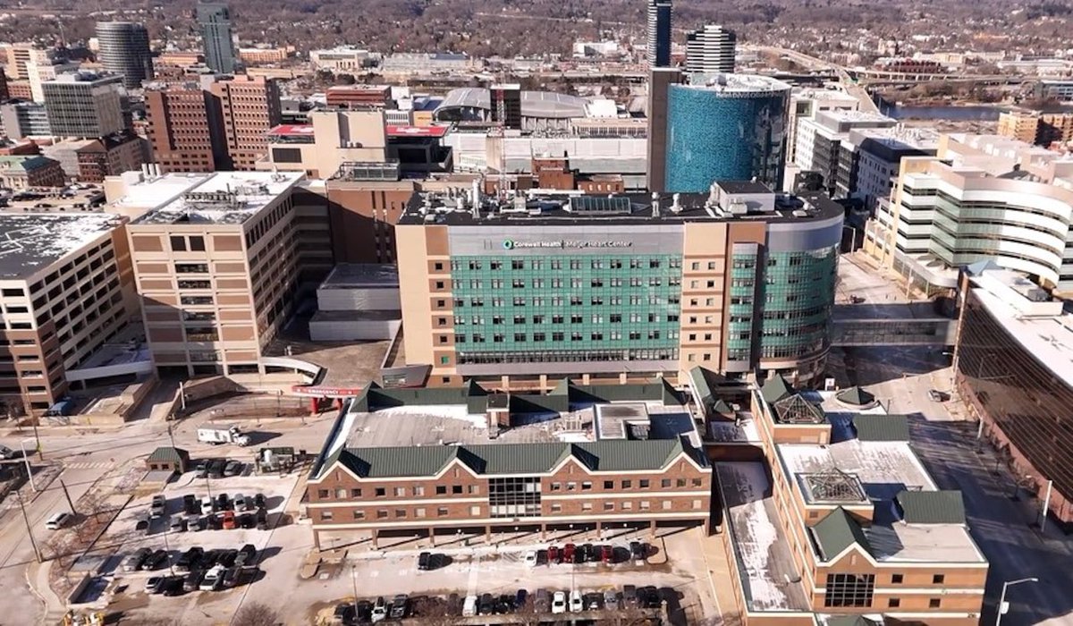 JimHockingGR's tweet photo. Corewell Health is planning a 621,000 SF expansion at Butterworth downtown.

New patient tower, expanded ER, and up to 180 inpatient beds.

This locks Michigan Street in as a regional medical corridor.

The real question is how this scale fits next to nearby neighborhoods. https://t.co/RCvzODlA6T